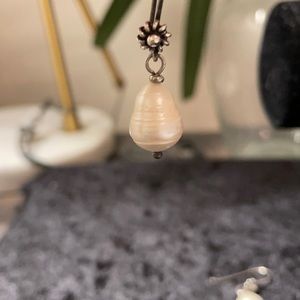 Mother of pearl earrings with silver